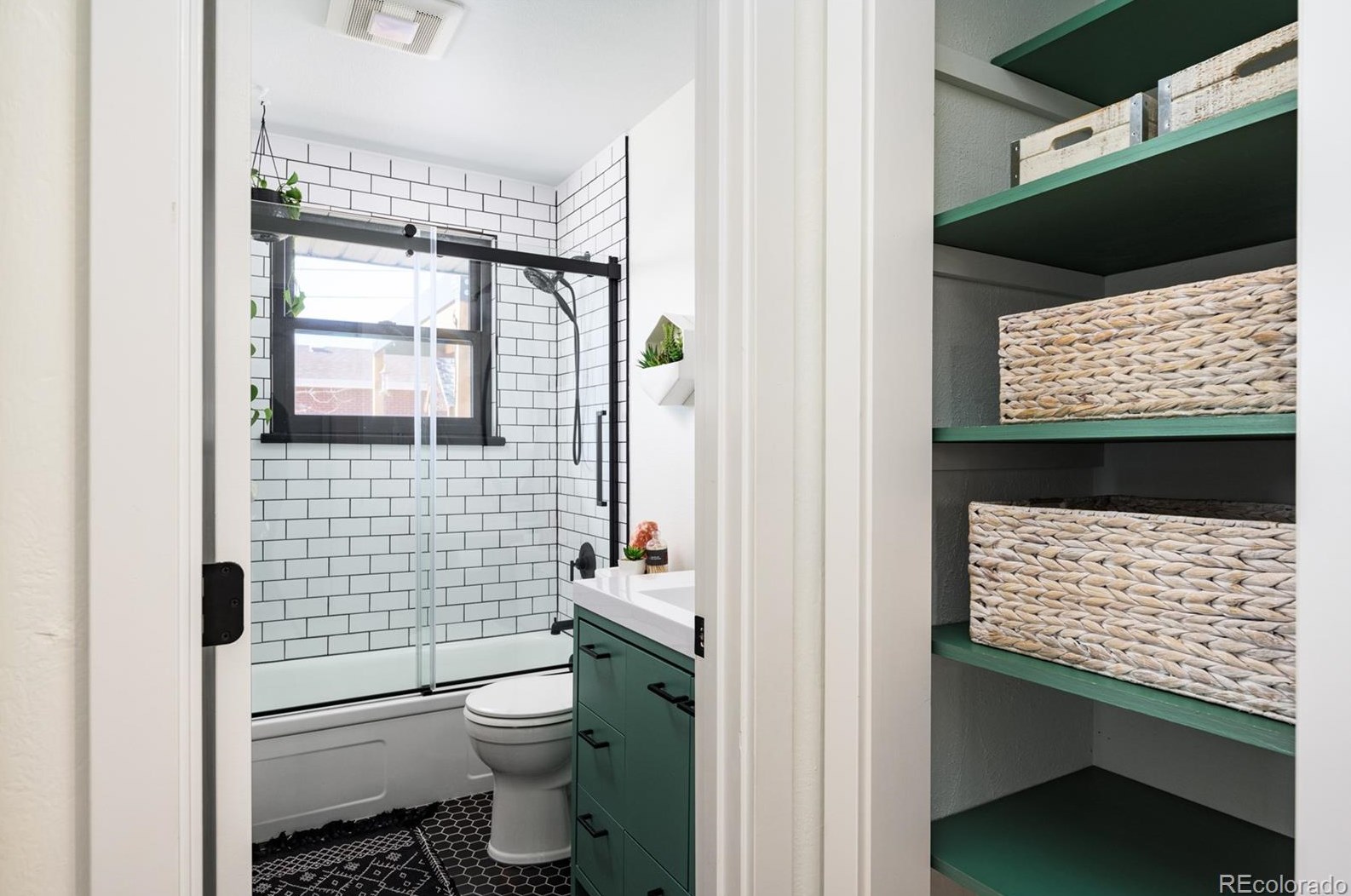 6572 Benton Cir, Arvada CO  80003-4734 exterior