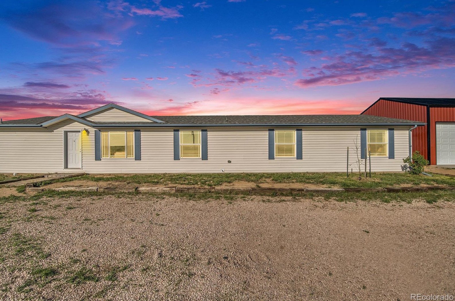 44220 Wolf Creek Dr, Bennett, CO