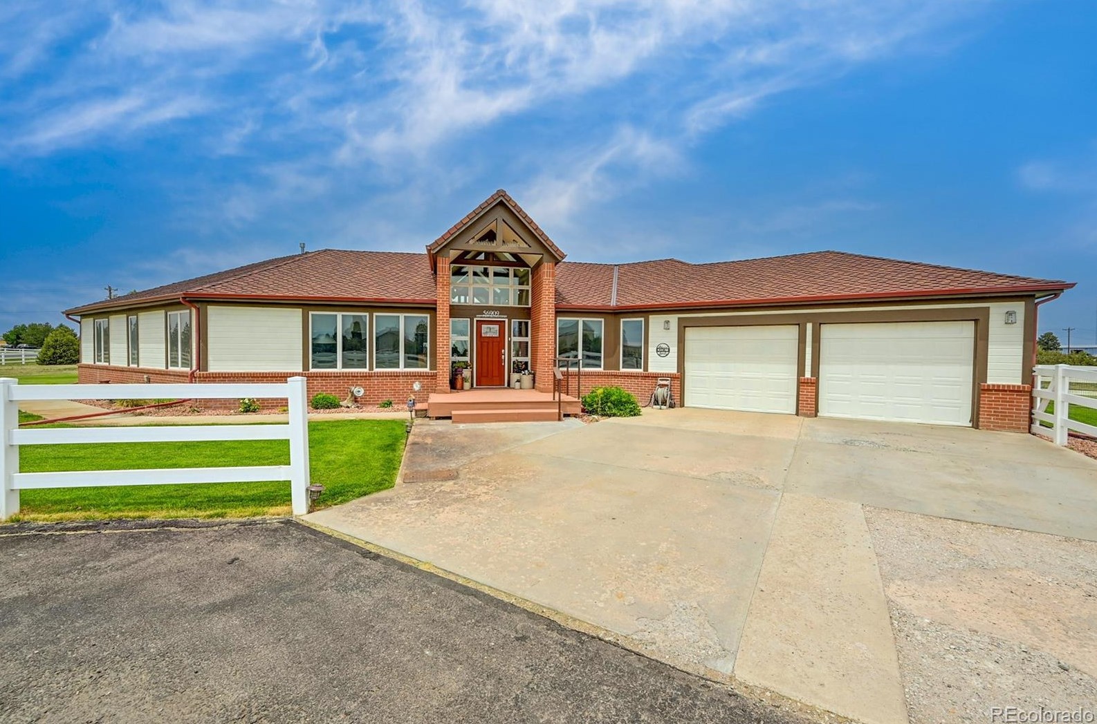 56909 42nd Ct, Strasburg, CO 80136-8121