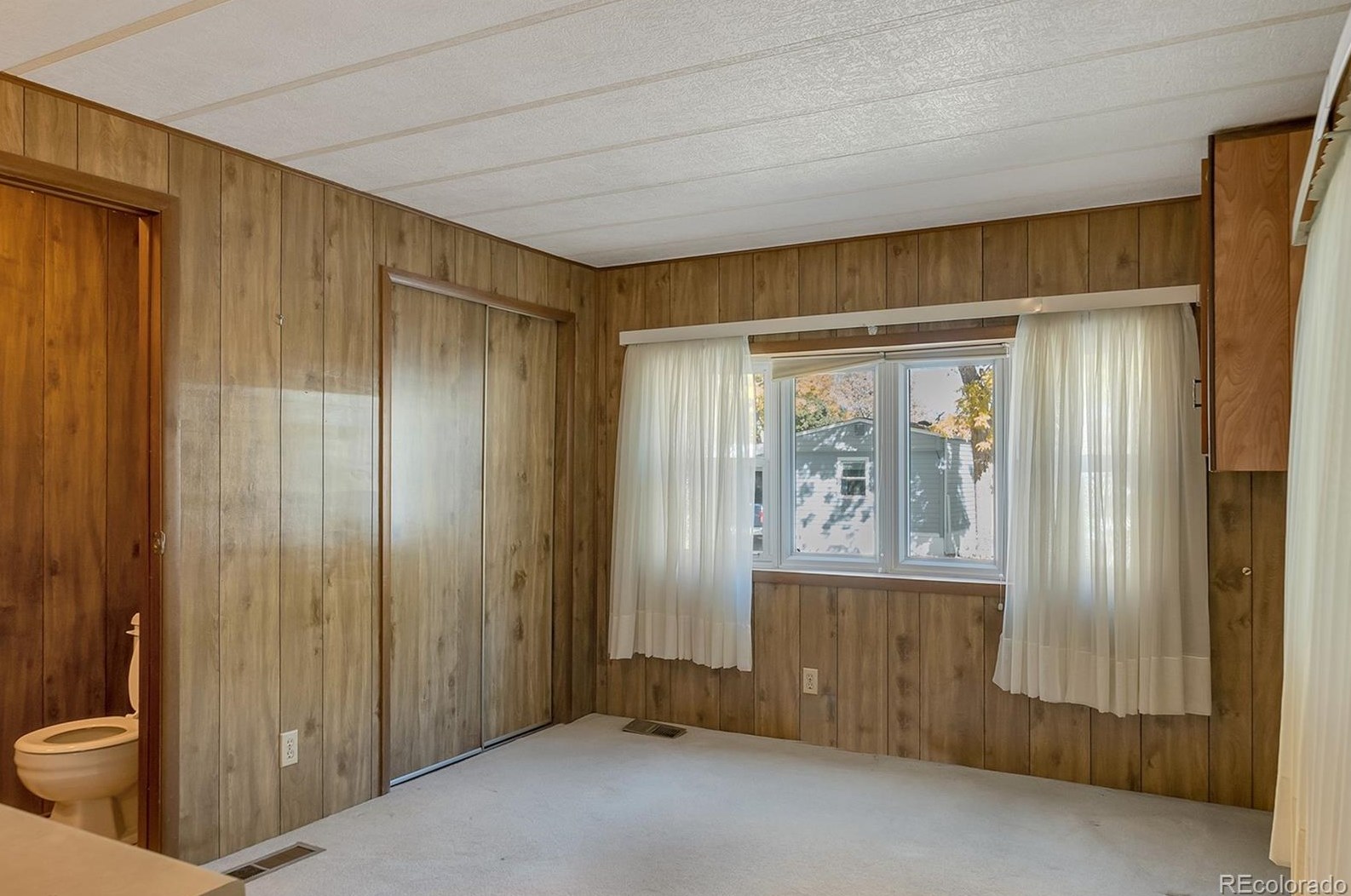 6705 Santa Fe Dr, Littleton CO 80120-2925 exterior