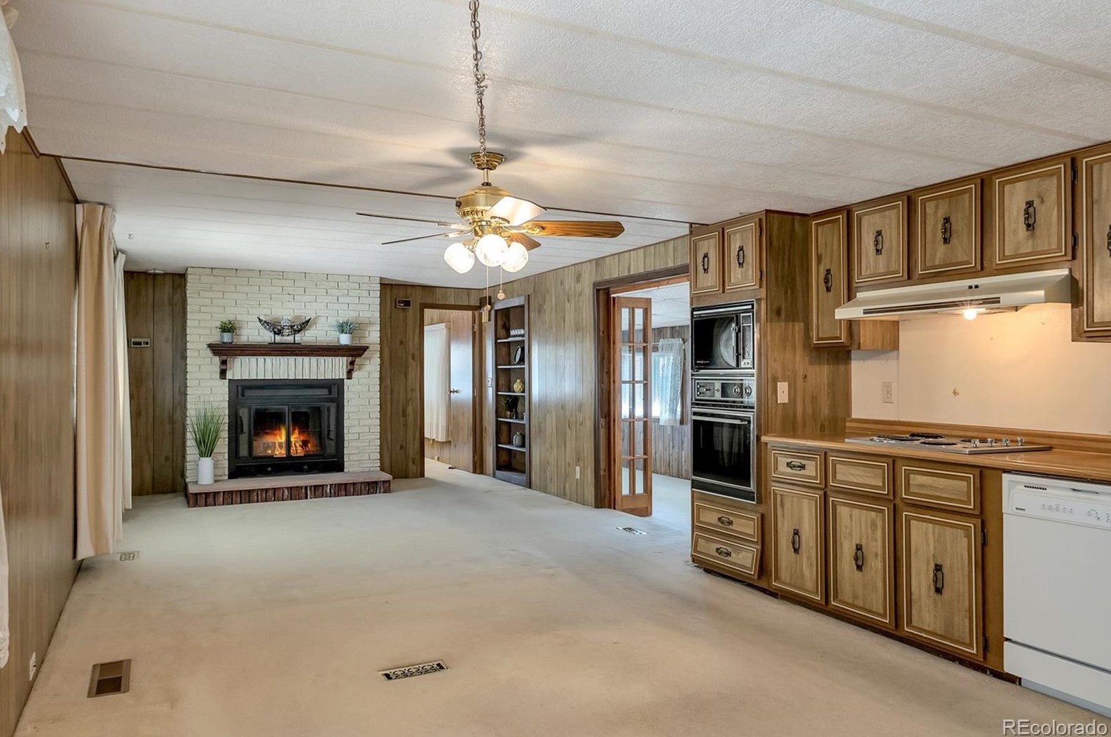 6705 Santa Fe Dr, Littleton CO 80120-2925 exterior