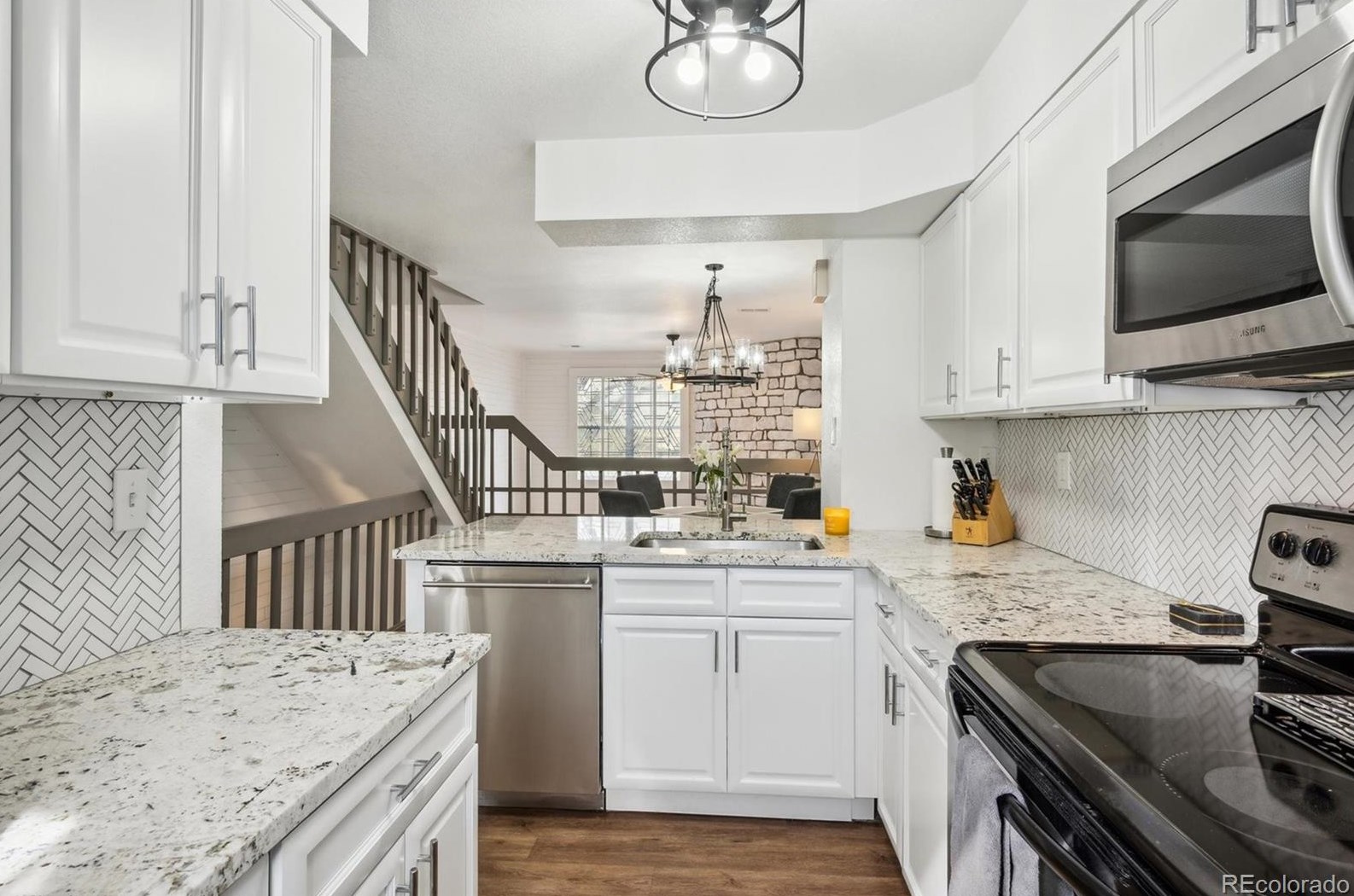 8081 Columbine Ct, Littleton CO  80122-3419 exterior