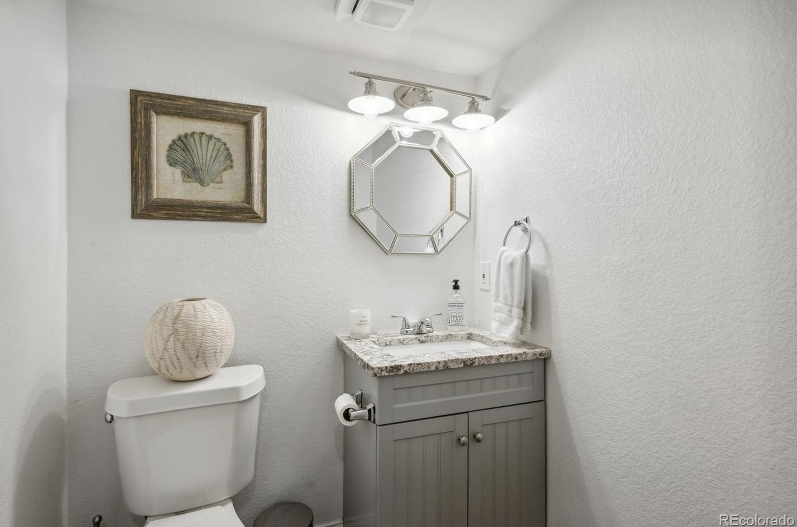 8081 Columbine Ct, Littleton CO  80122-3419 exterior