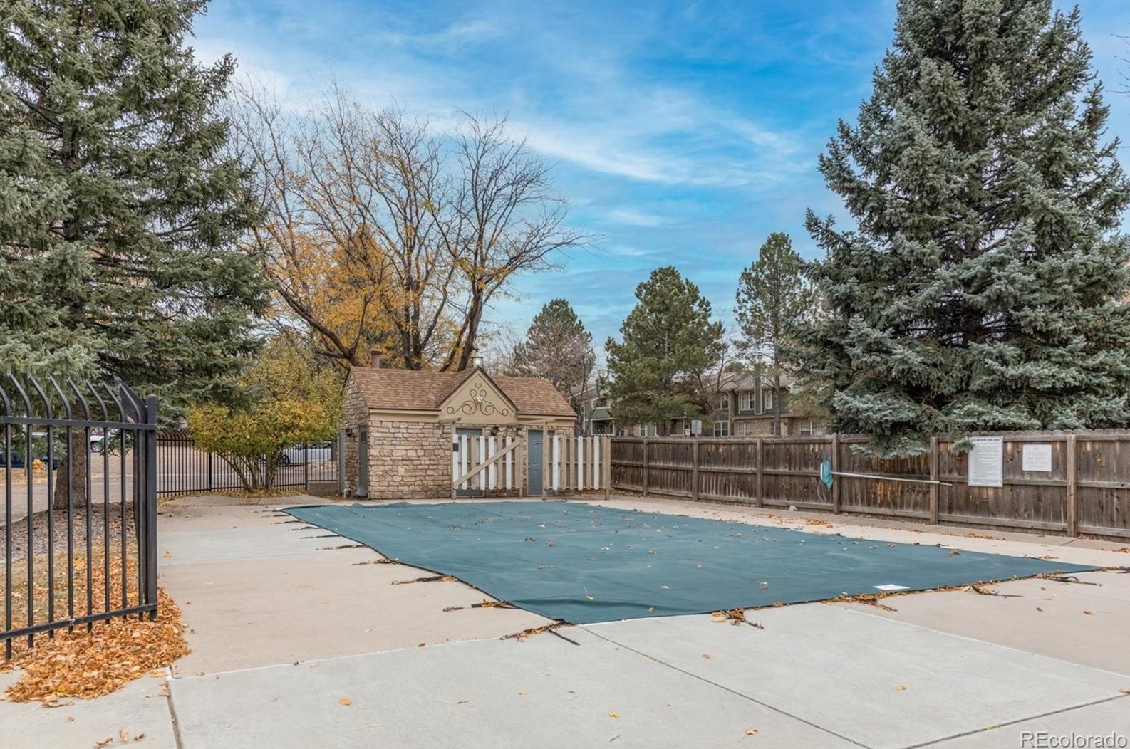 8081 Columbine Ct, Littleton CO  80122-3419 exterior