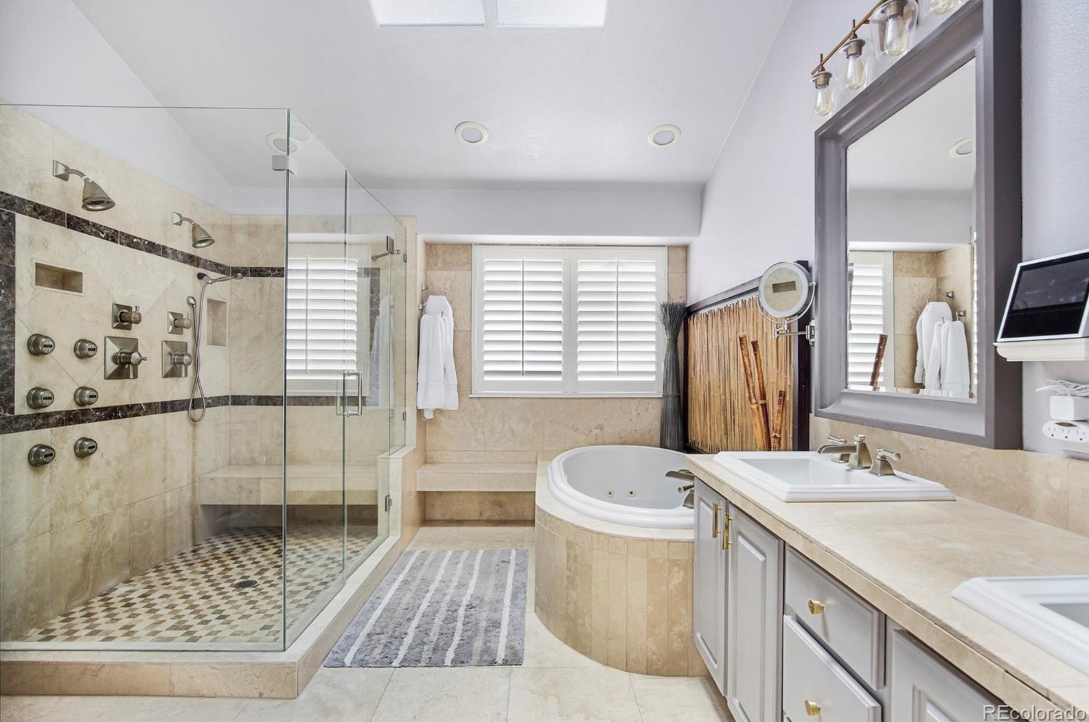 10337 Carriage Clb Dr, Littleton CO 80124-9793 exterior