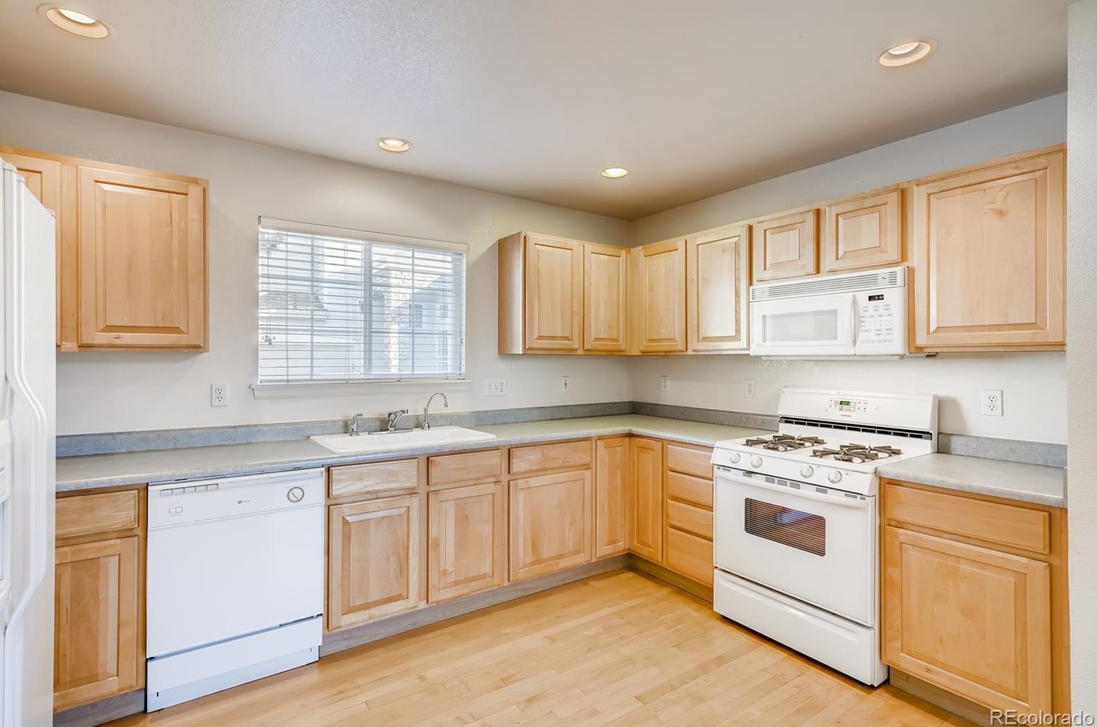 4226 Hinsdale Cir, Littleton CO 80122-2280 exterior