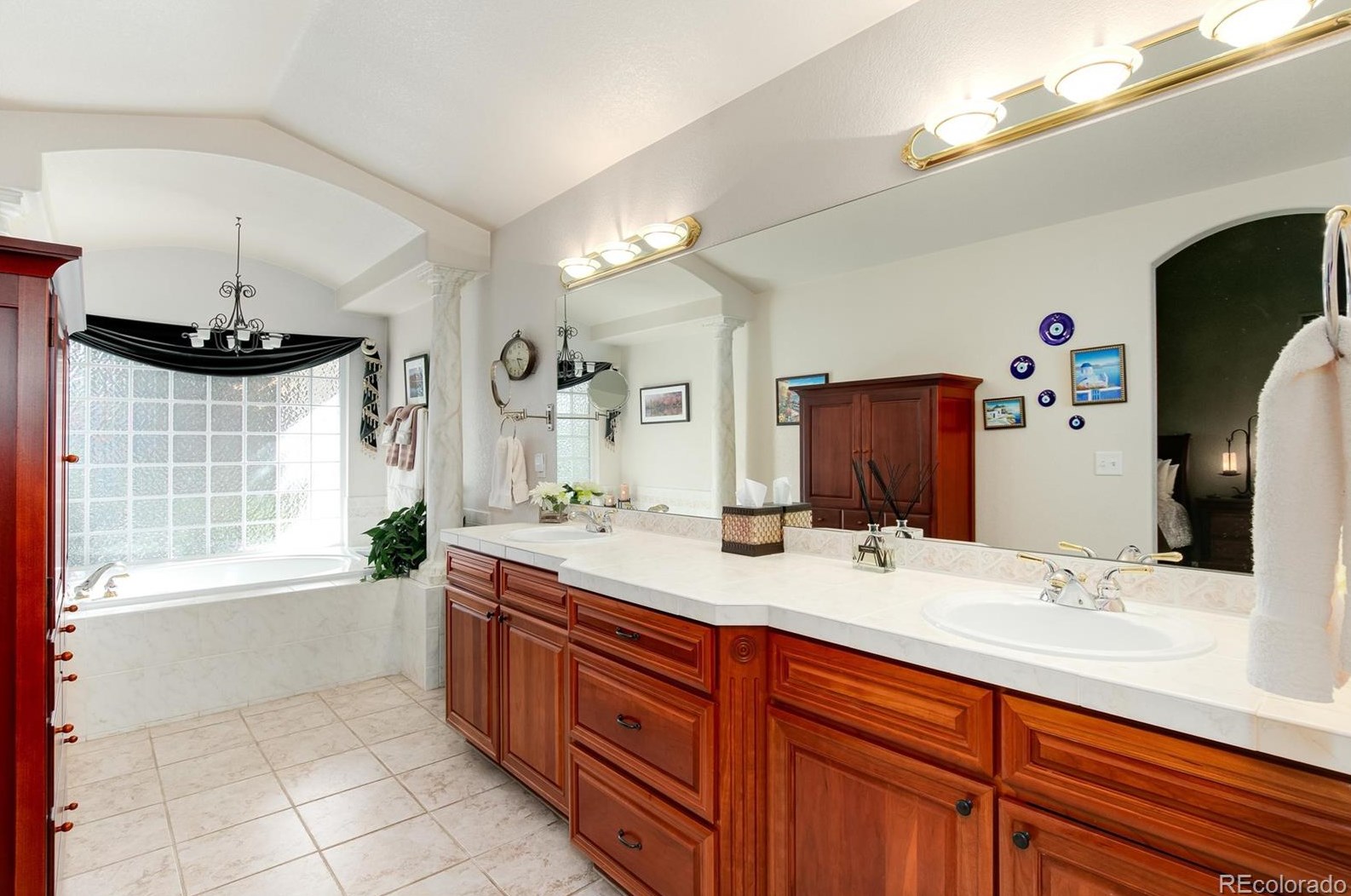 9033 Meadow Hill Cir, Littleton CO 80124-5430 exterior