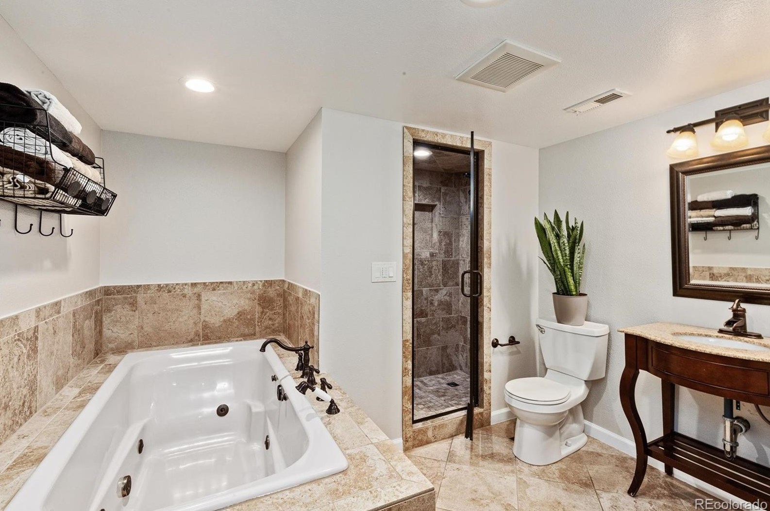 5984 Eudora Ct, Littleton CO 80122-2434 exterior