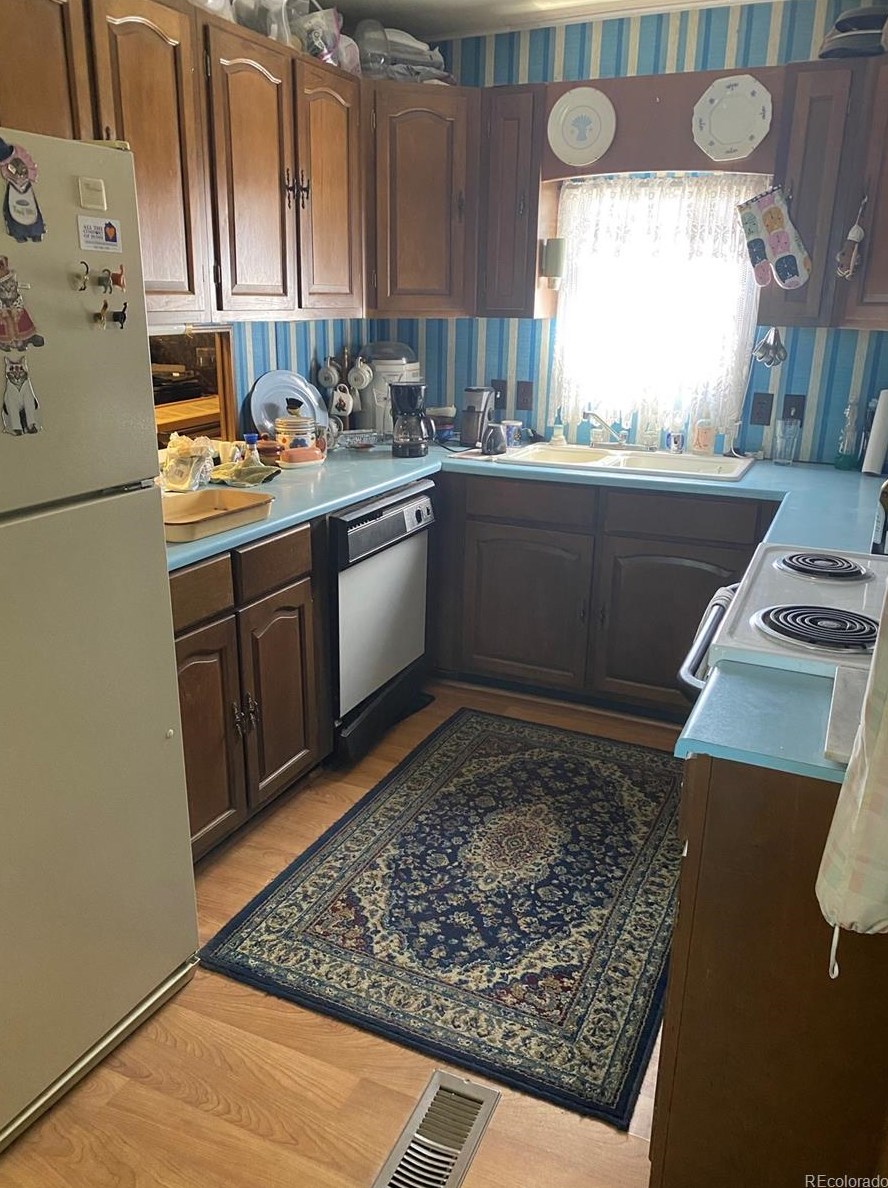 8201 Santa Fe Dr, Littleton CO  80120-5532 exterior