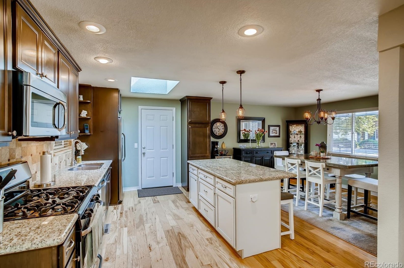 6249 Marion Way, Littleton CO 80121-2619 exterior