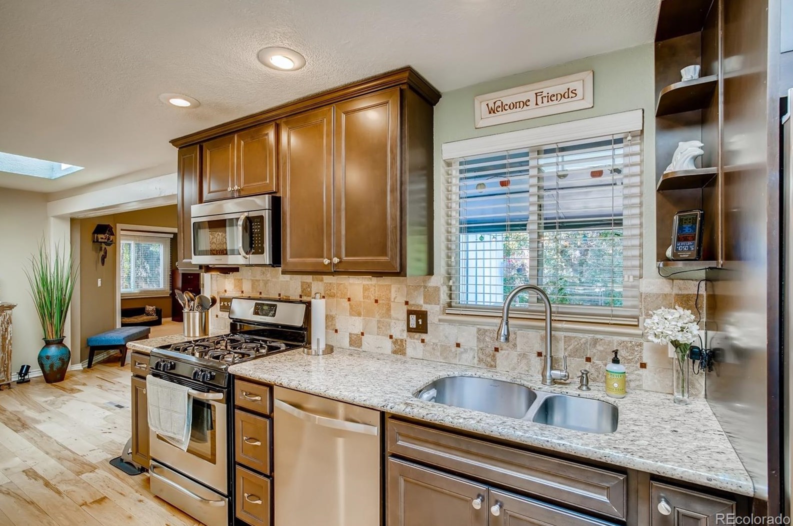 6249 Marion Way, Littleton CO 80121-2619 exterior