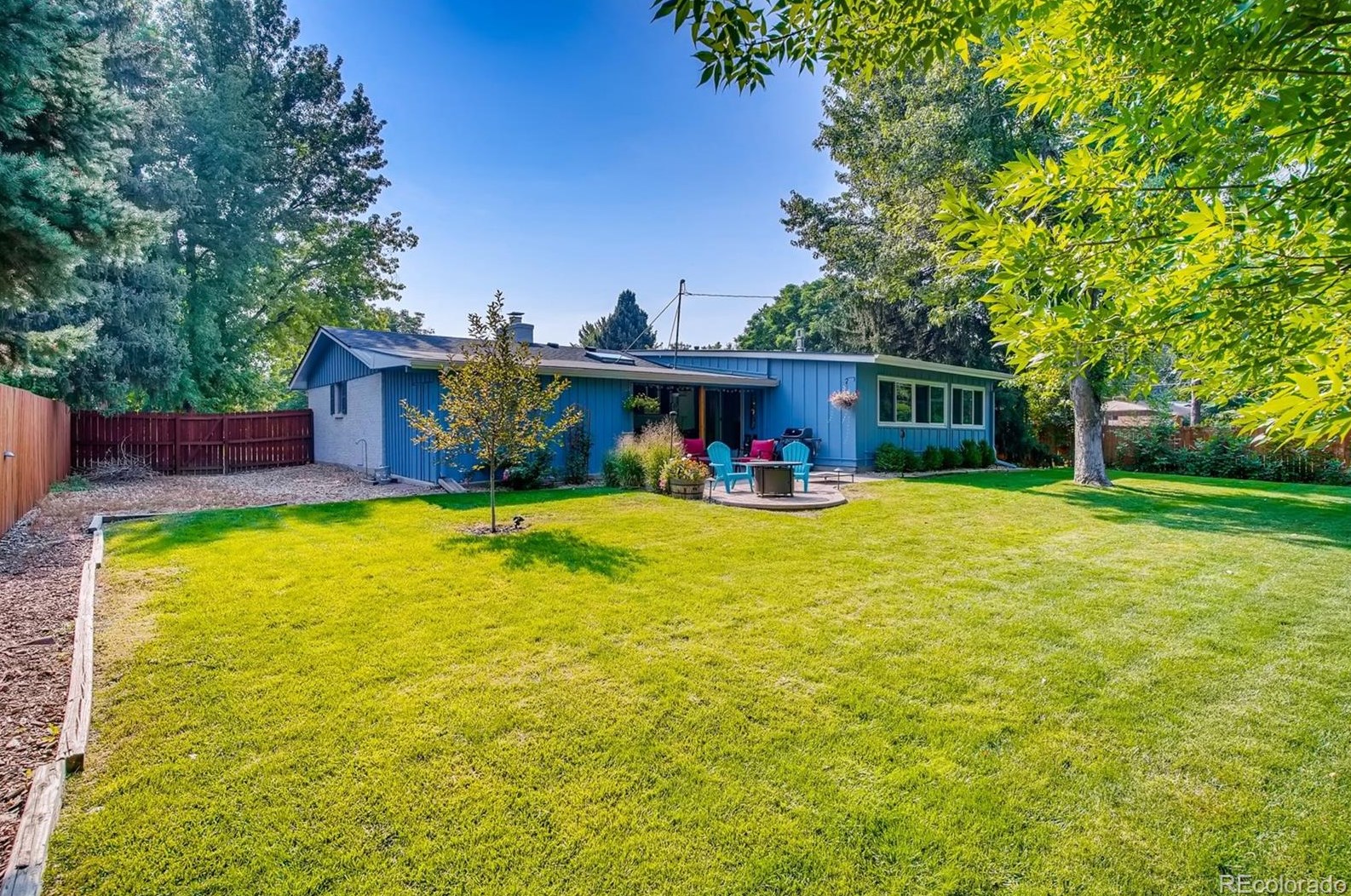 6249 Marion Way, Littleton CO 80121-2619 exterior