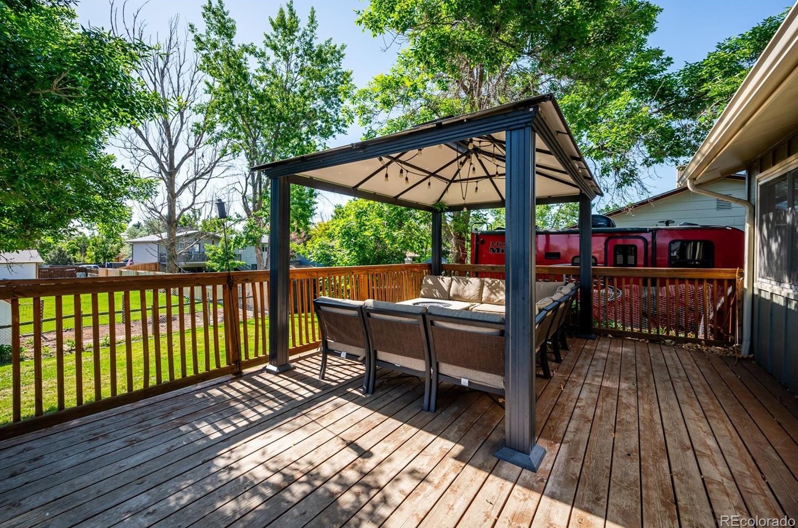 7064 Hinsdale Dr, Littleton CO 80128-4814 exterior