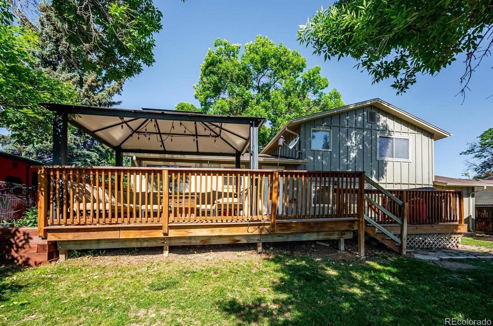 7064 Hinsdale Dr, Littleton CO 80128-4814 exterior