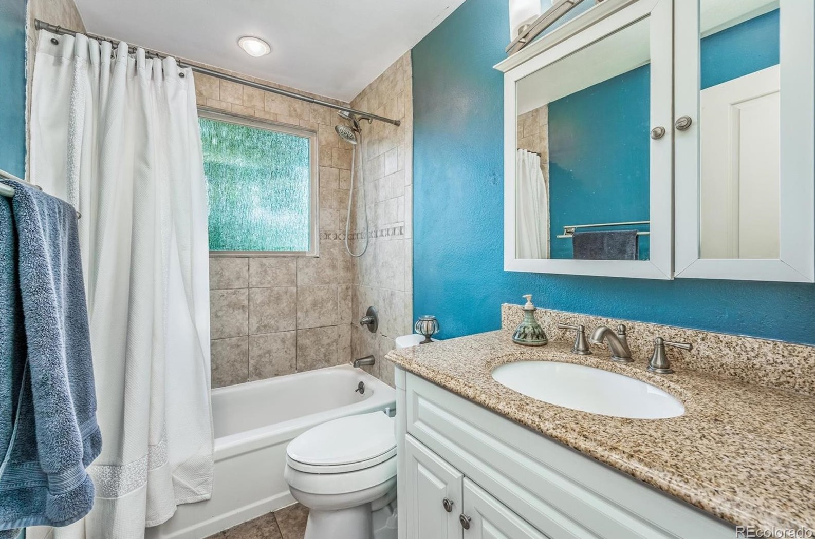 7064 Hinsdale Dr, Littleton CO 80128-4814 exterior