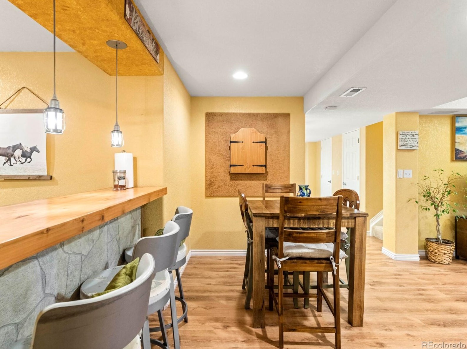 10193 Meadowbriar Ln, Littleton CO  80126-7845 exterior