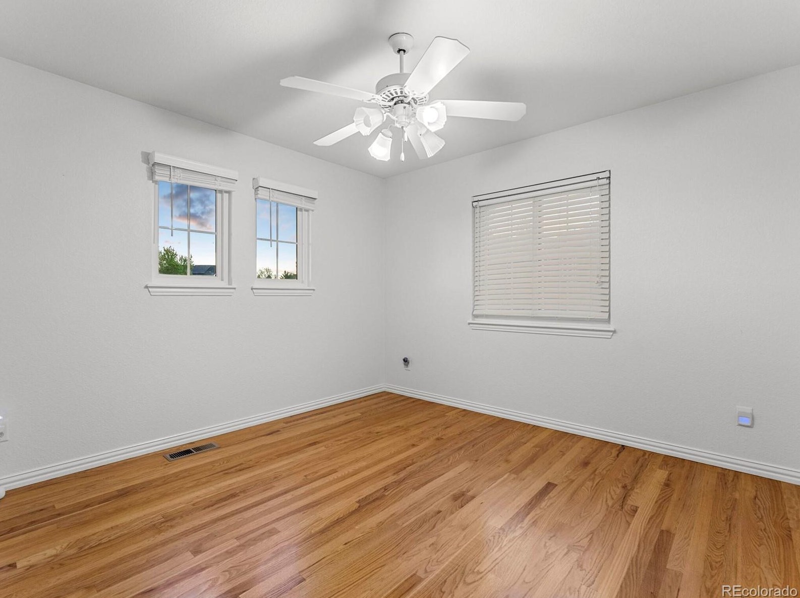 10193 Meadowbriar Ln, Littleton CO  80126-7845 exterior