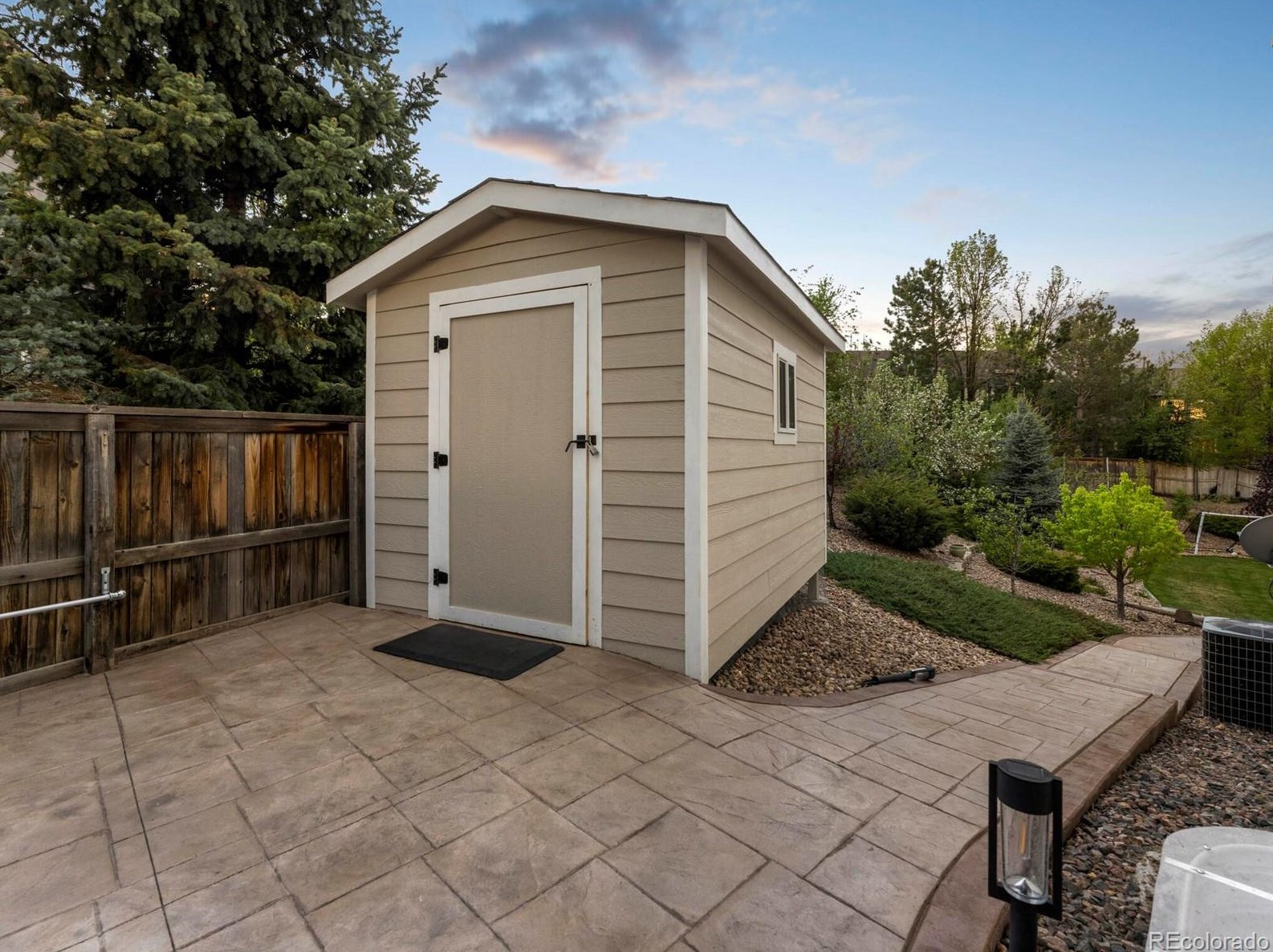 10193 Meadowbriar Ln, Littleton CO  80126-7845 exterior