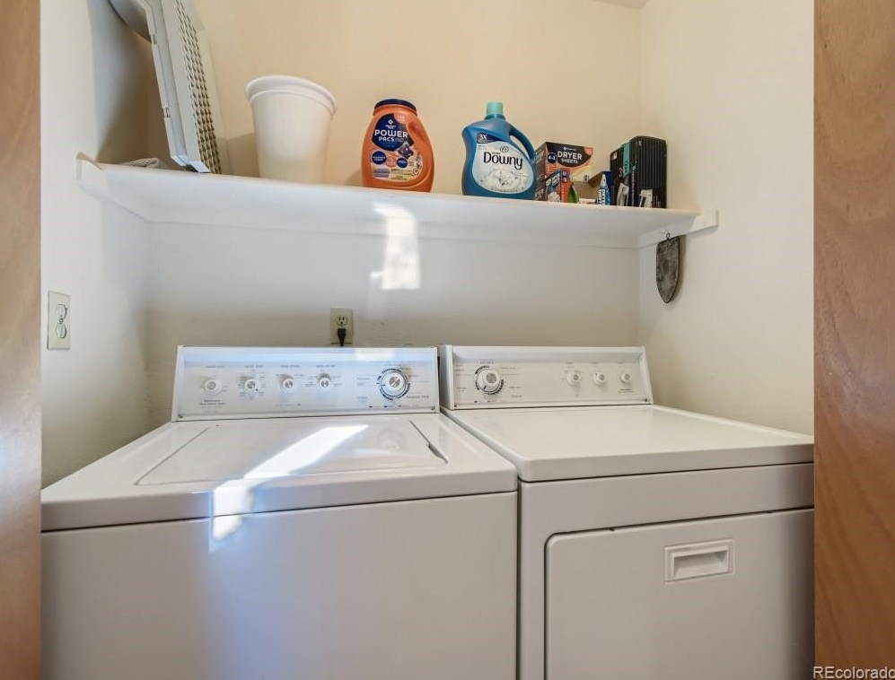 9419 Joyce Ln, Littleton CO 80126-3033 exterior