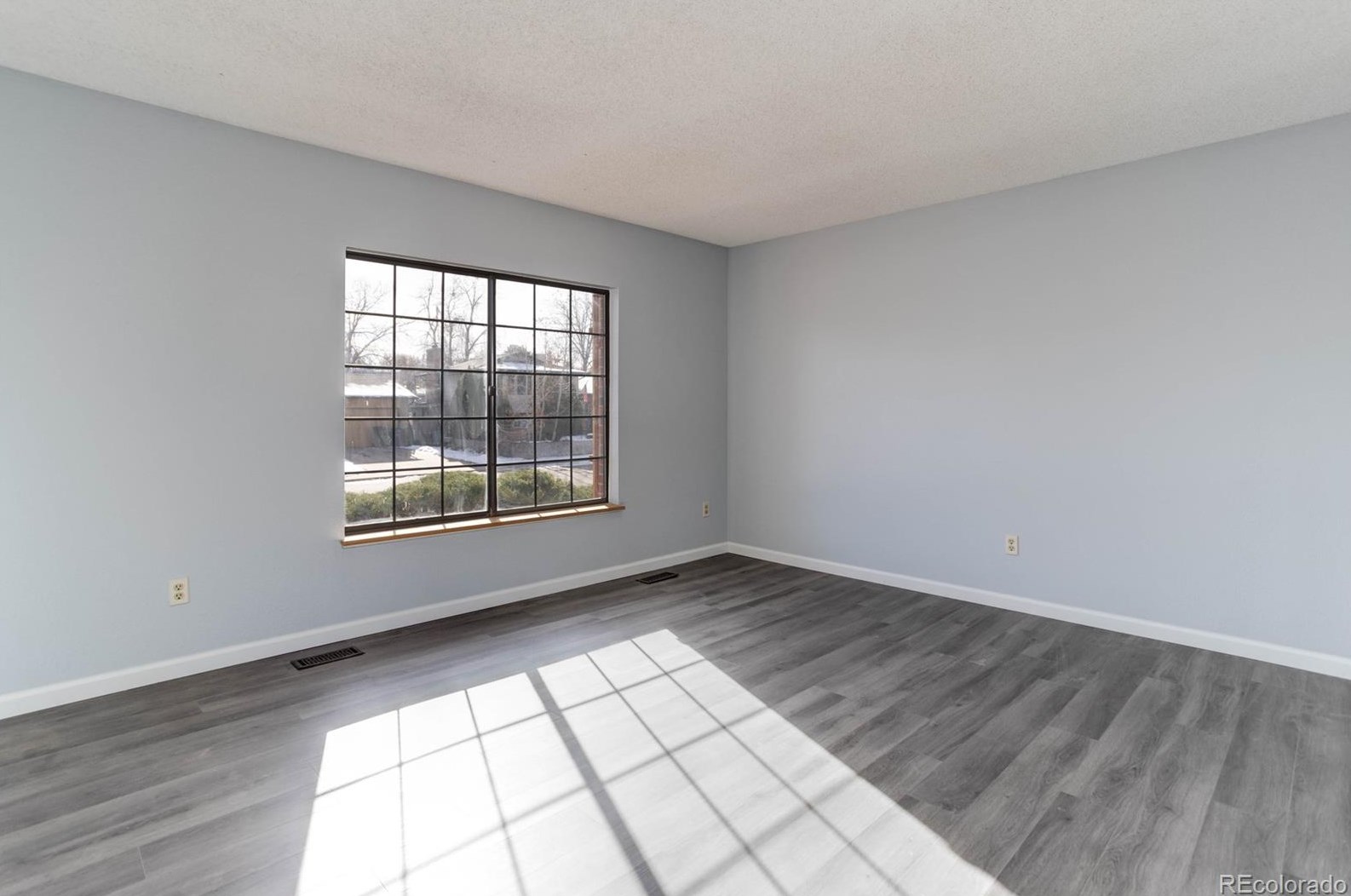 9051 Temple Pl, Littleton, CO 80123-1822