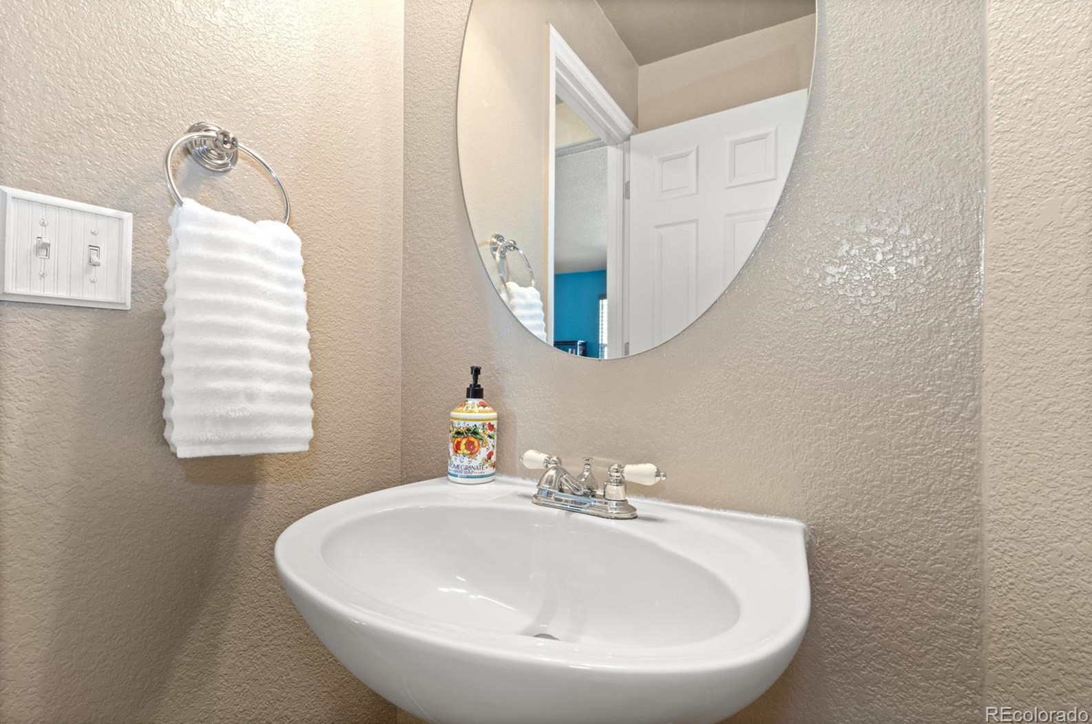 9634 Fox Den Dr, Littleton CO  80125-8852 exterior