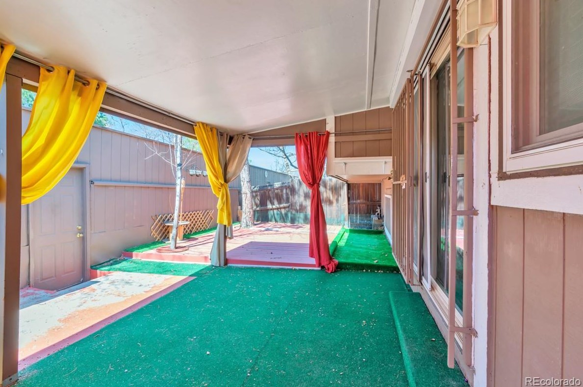 2269 Oswego Way, Aurora CO 80014-1151 exterior