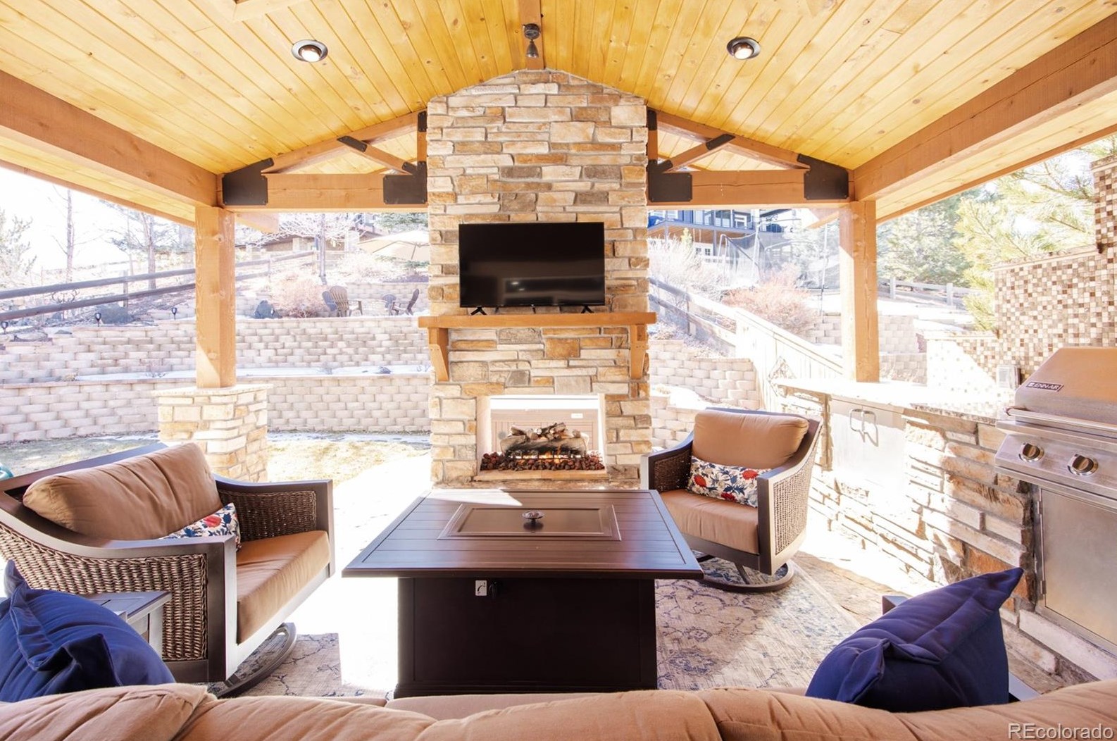 2960 Danbury Ave, Littleton CO  80126-8024 exterior