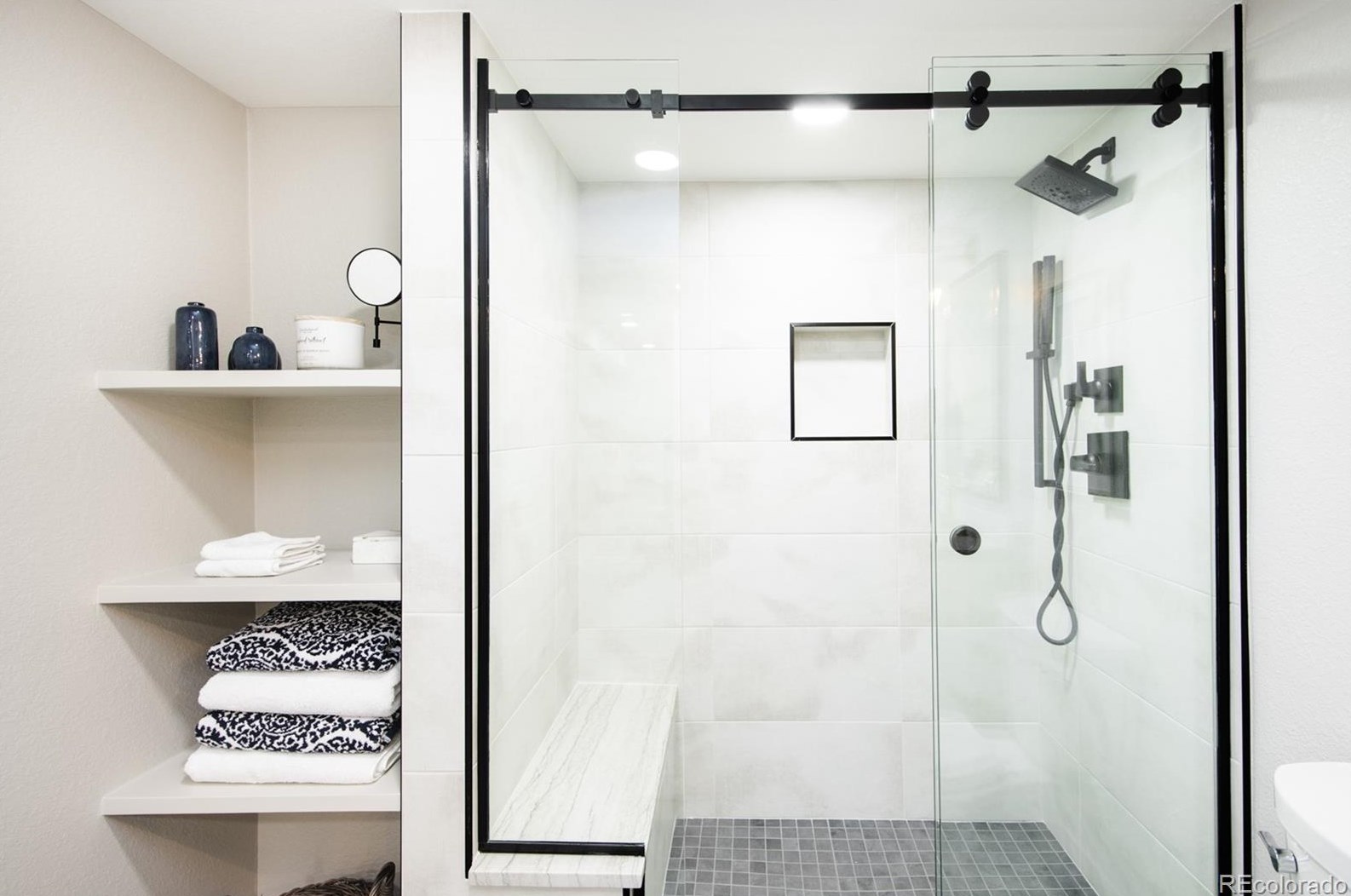 2960 Danbury Ave, Littleton CO  80126-8024 exterior