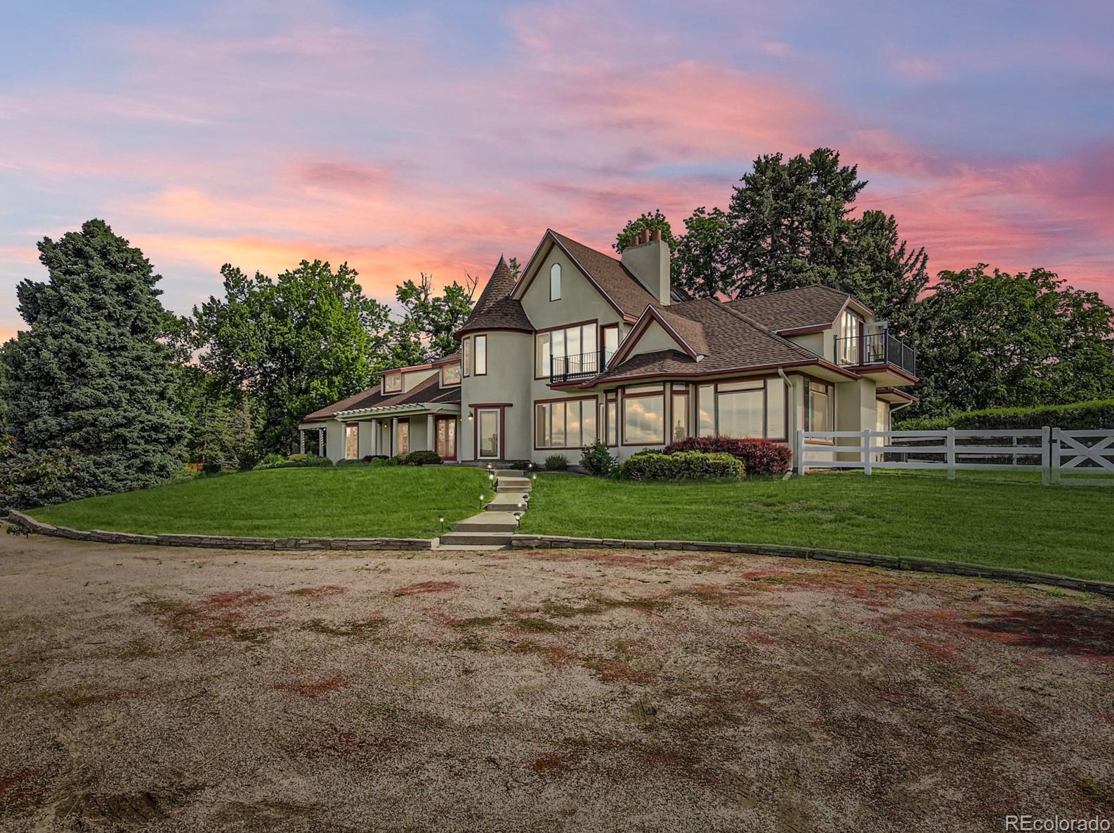 850 Westglow Ln, Littleton, CO 80121-1373