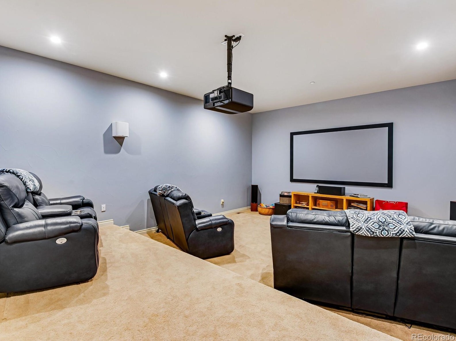 940 Aztec Dr, Castle Rock CO 80108-8243 exterior