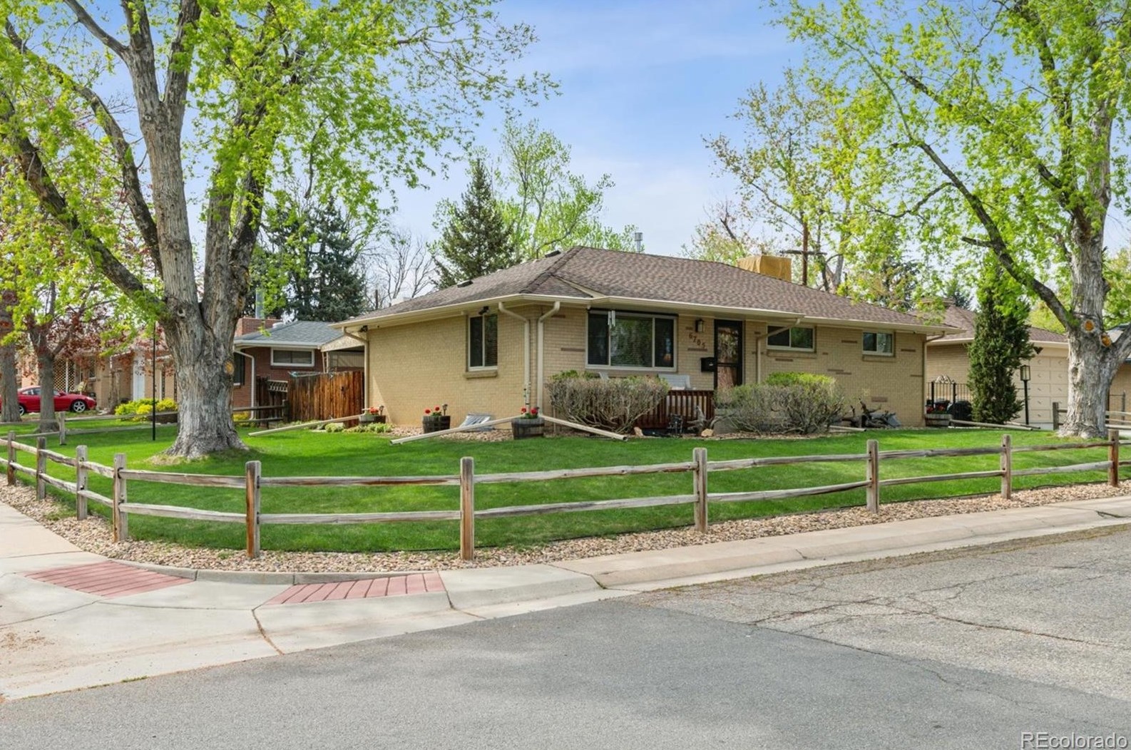 6705 Saulsbury St, Arvada CO  80003-3935 exterior