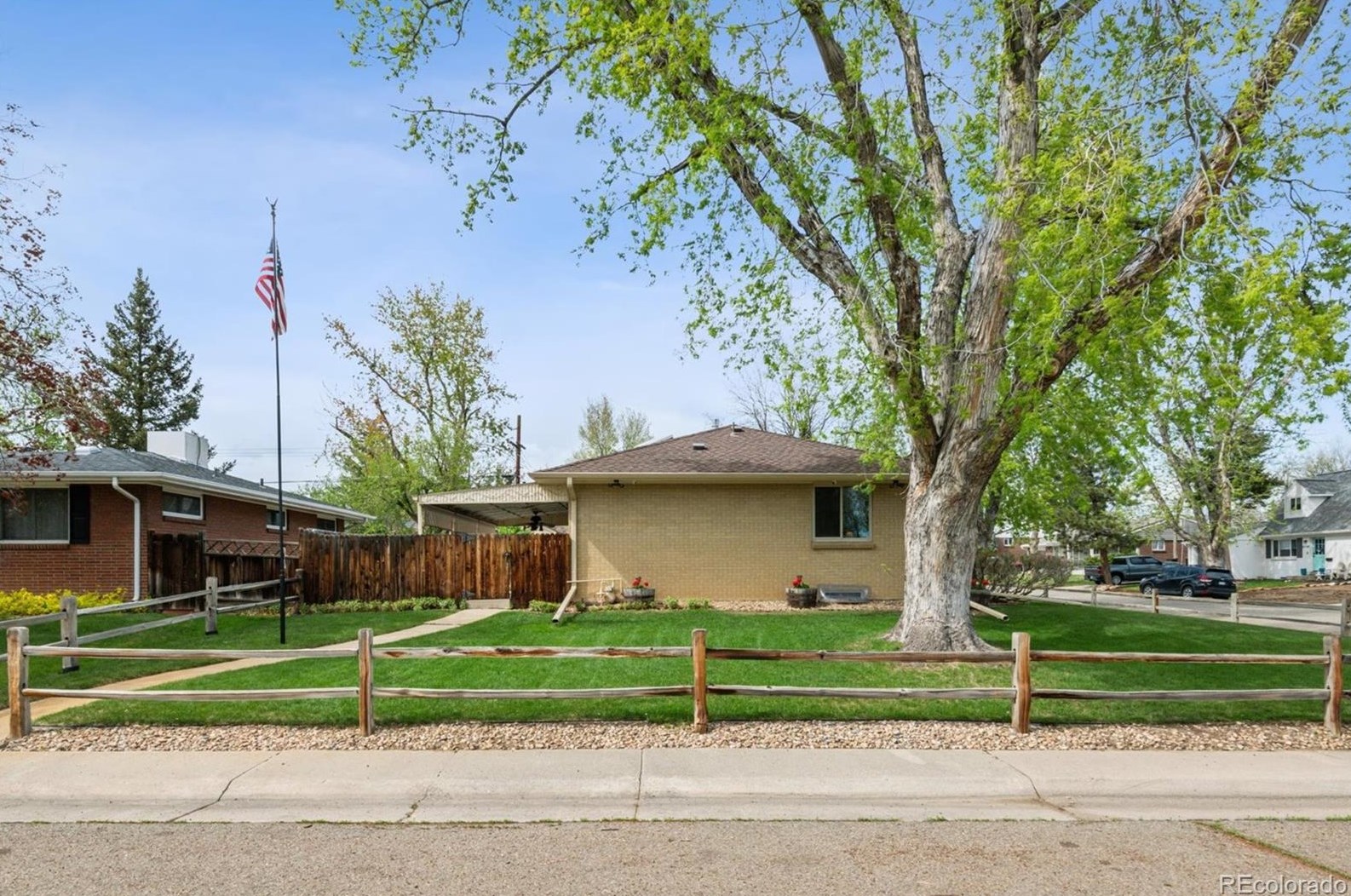 6705 Saulsbury St, Arvada CO  80003-3935 exterior