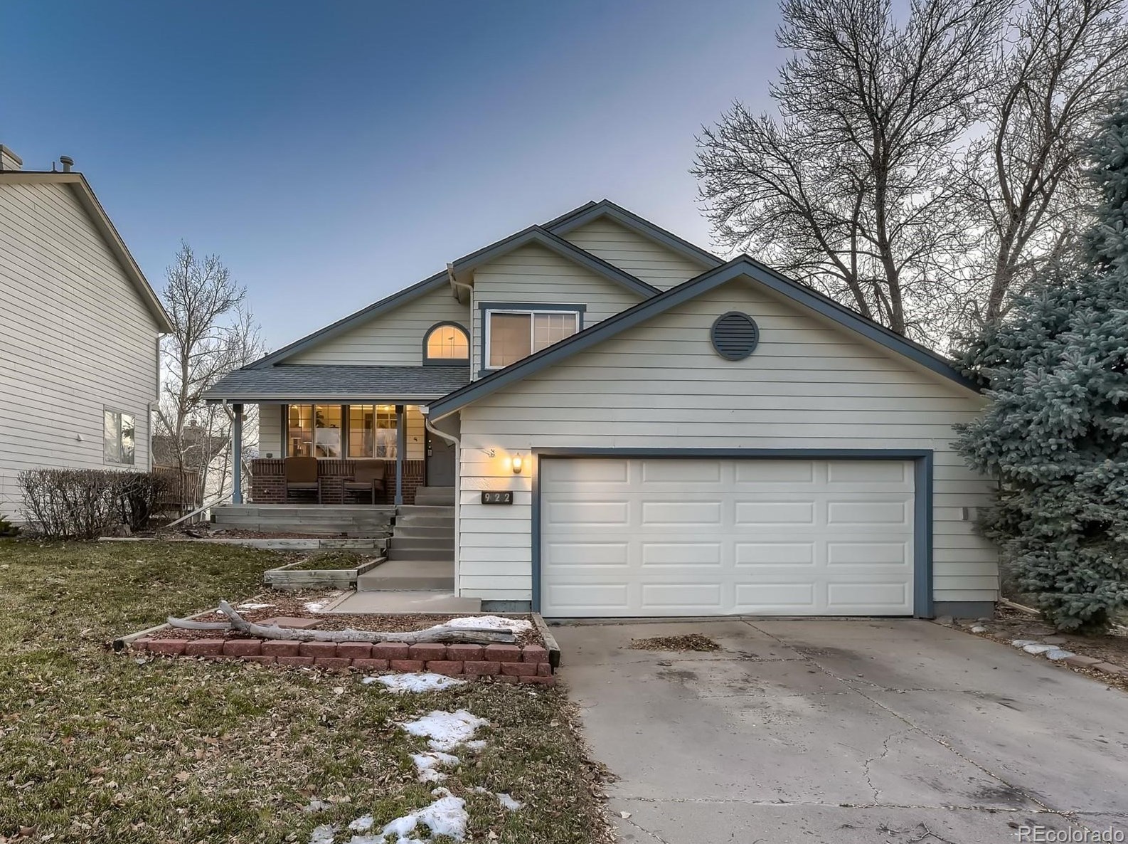 922 Thames St, Littleton, CO 80126-3035
