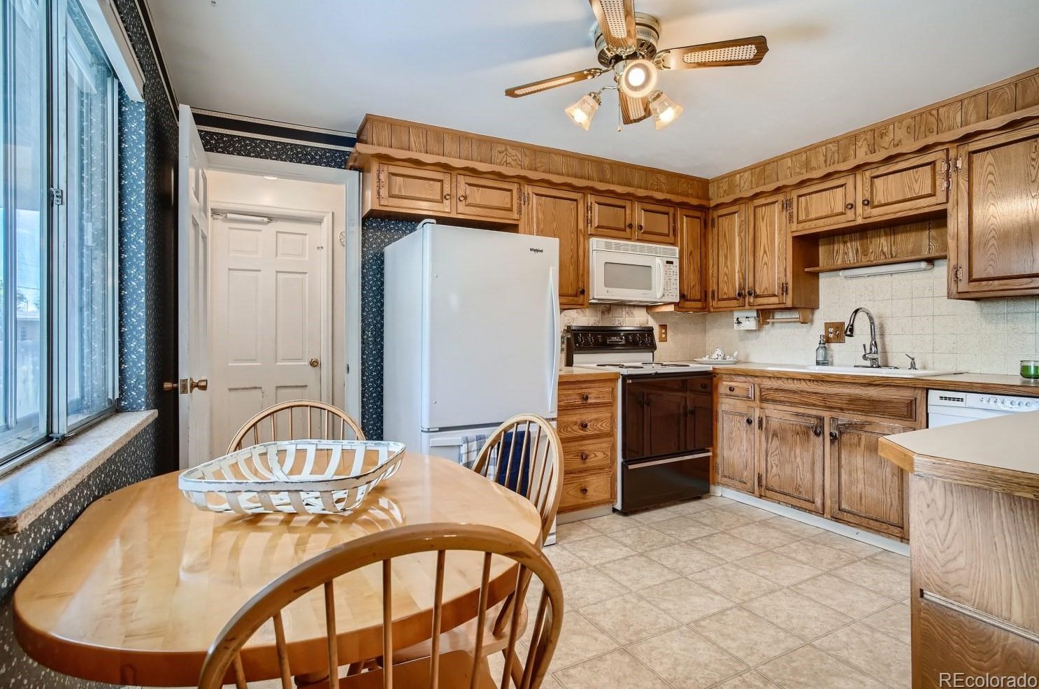 6962 Dover Cir, Arvada CO  80005-1548 exterior