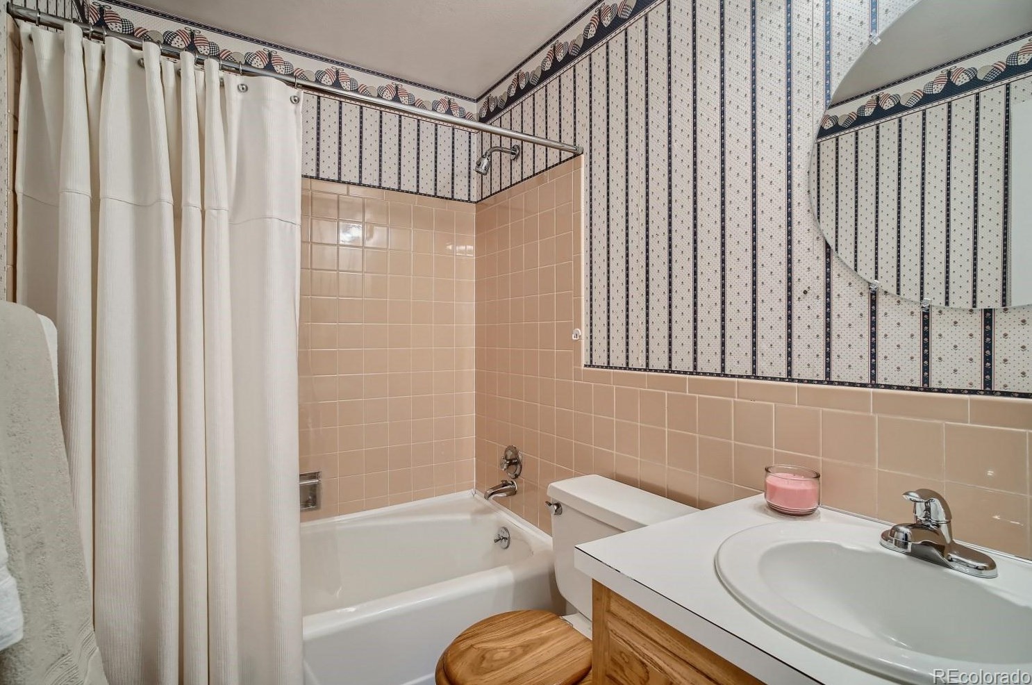 6962 Dover Cir, Arvada CO  80005-1548 exterior