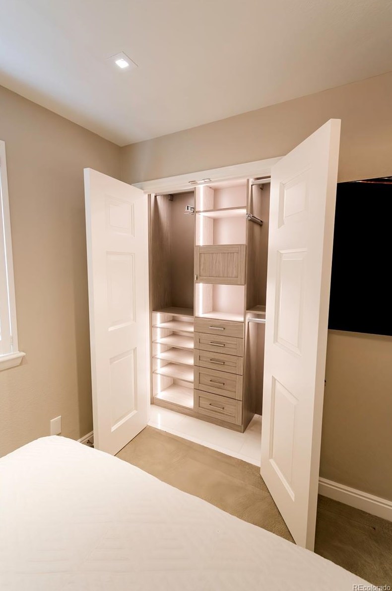 601 Chadwick Cir, Littleton CO  80129-6291 exterior