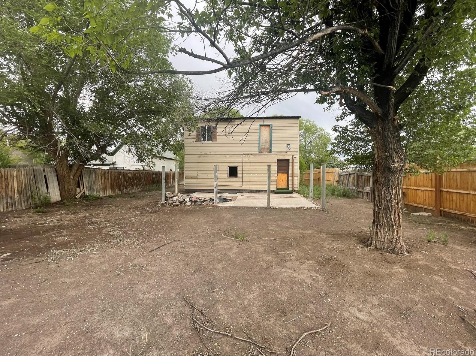 329 8th St, Alamosa, CO 81101