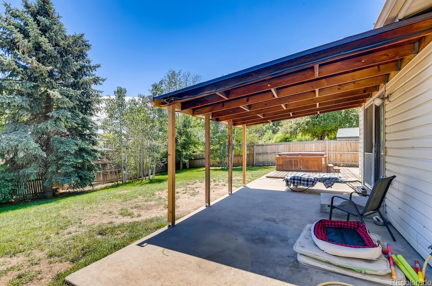 9722 Polk Dr, Littleton CO 80127-2404 exterior