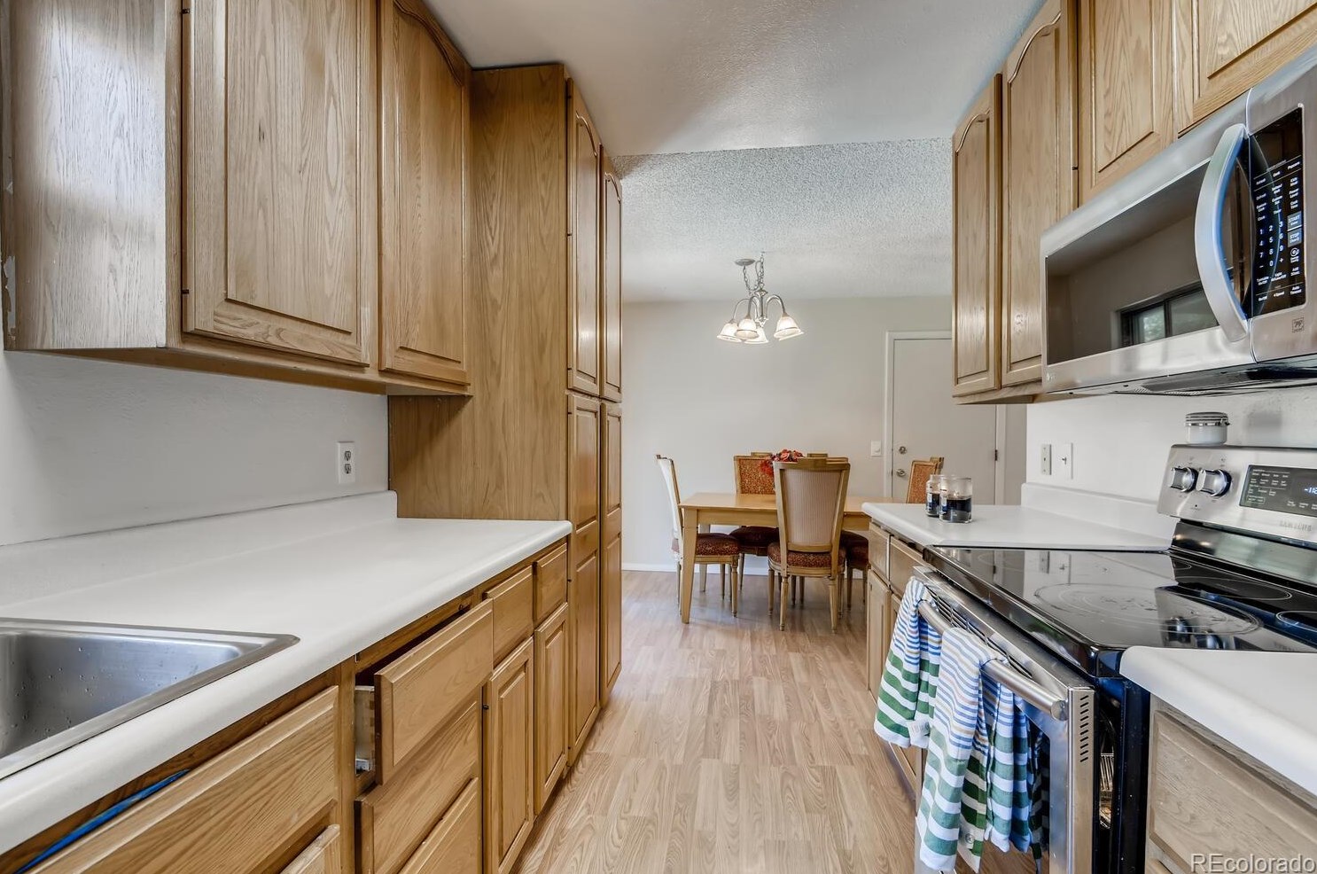 9722 Polk Dr, Littleton CO 80127-2404 exterior