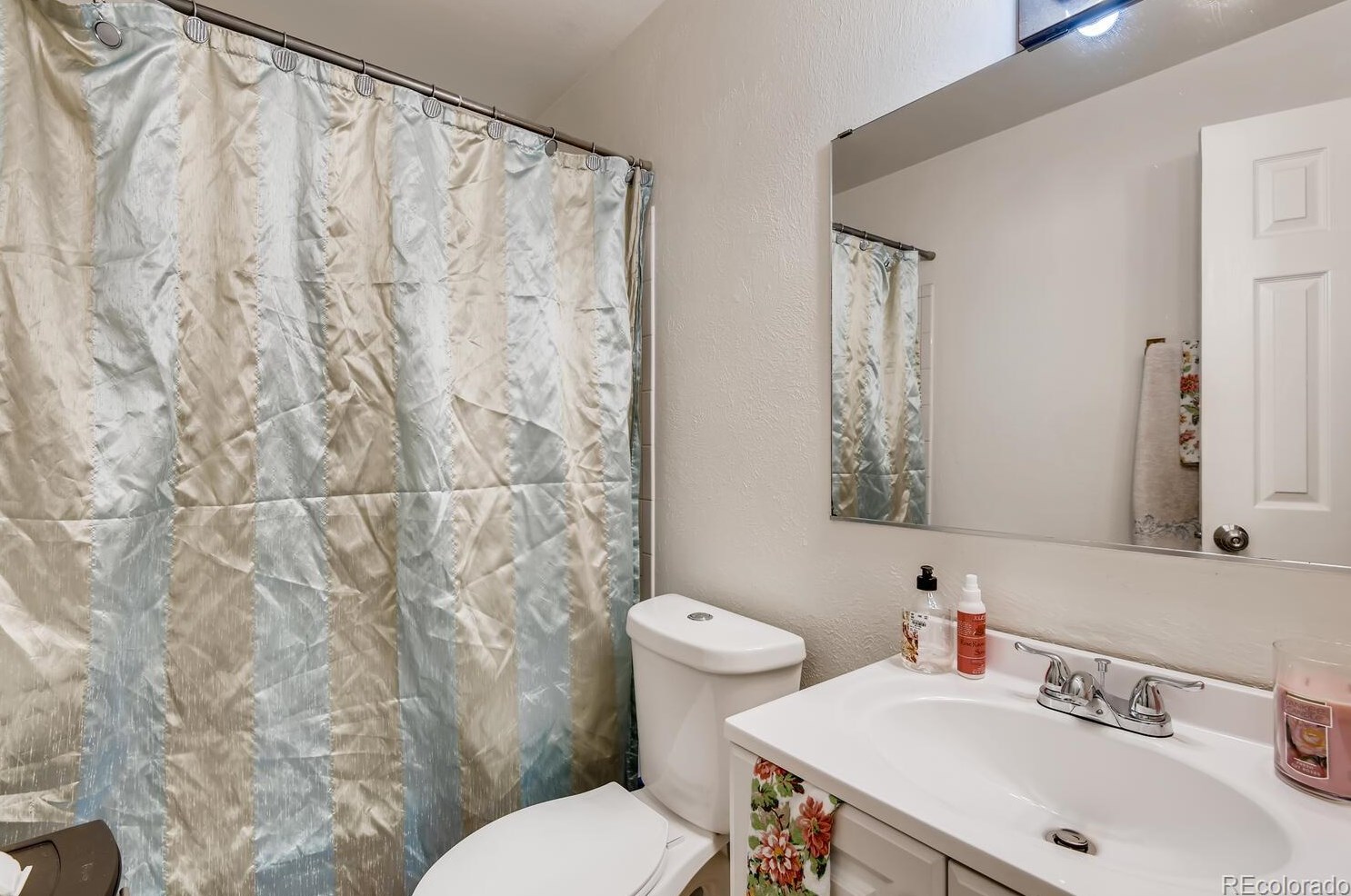 9722 Polk Dr, Littleton CO 80127-2404 exterior