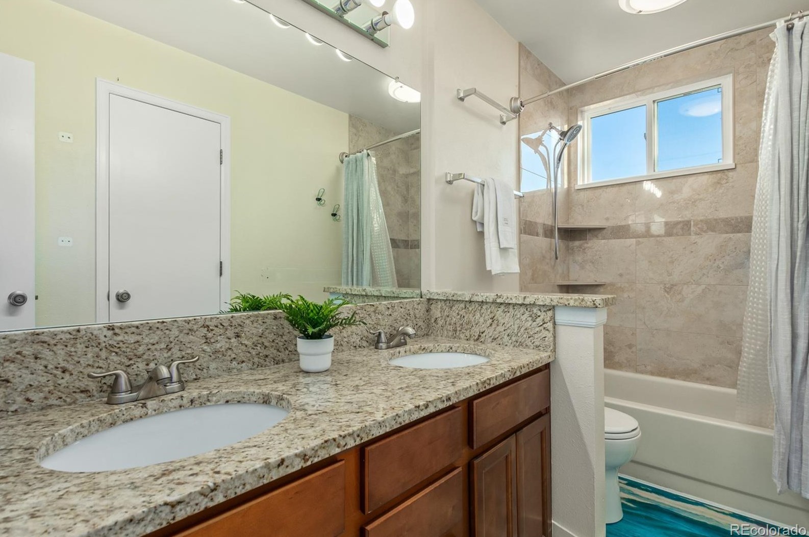 6257 68th Pl, Arvada CO  80003-4163 exterior