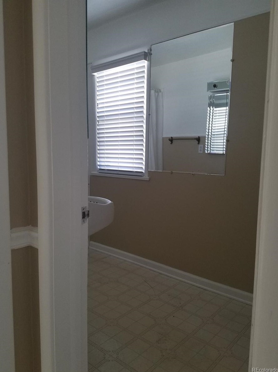 5629 Greenwood St, Littleton CO 80120-1420 exterior