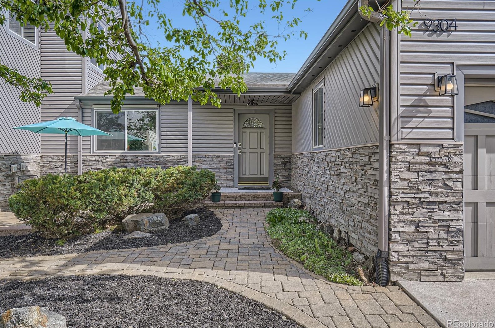 9304 77th Dr, Arvada, CO 80005-4019