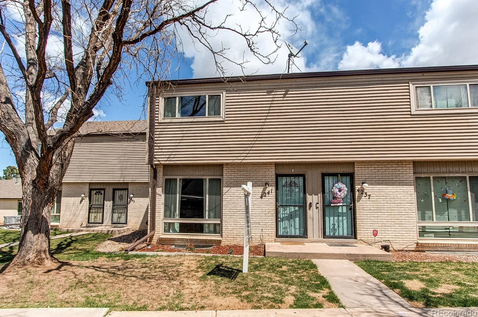 4241 Ponds Cir, Littleton CO  80123-6563 exterior