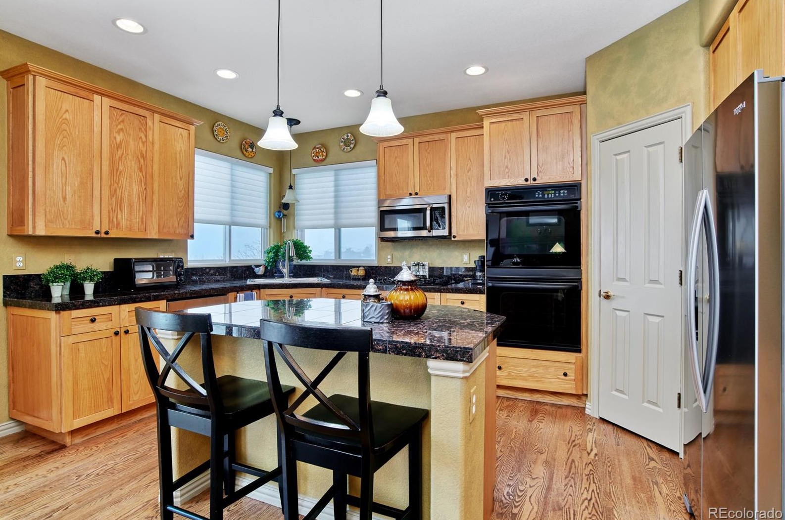 1365 Peninsula Cir, Castle Rock CO 80104-3710 exterior