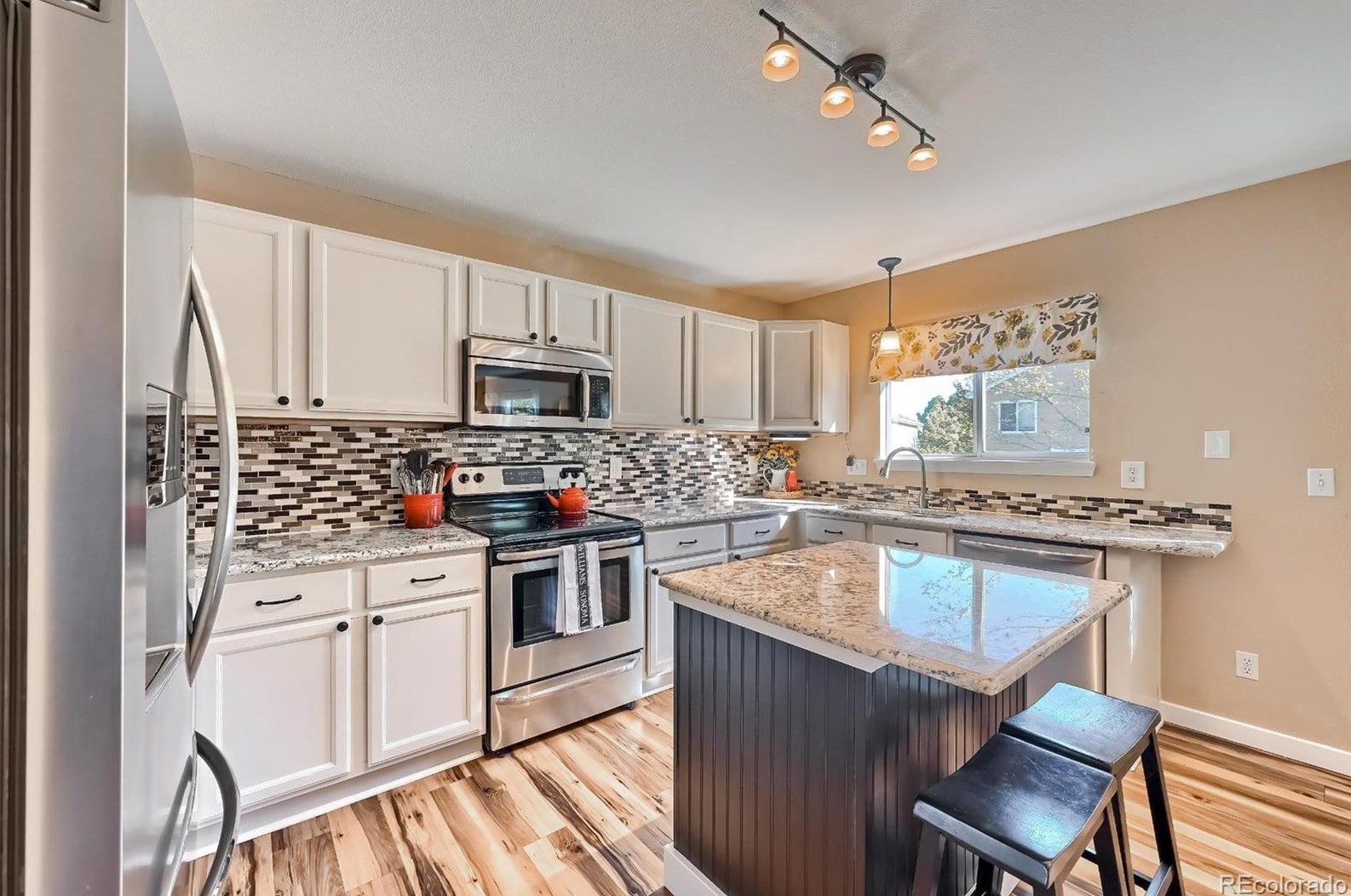 9742 Whitecliff Pl, Littleton CO 80129-5748 exterior