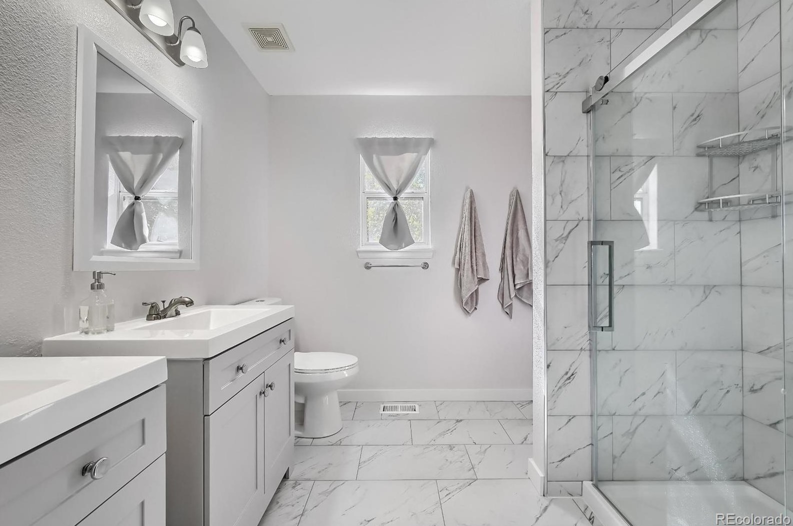 9742 Whitecliff Pl, Littleton CO 80129-5748 exterior