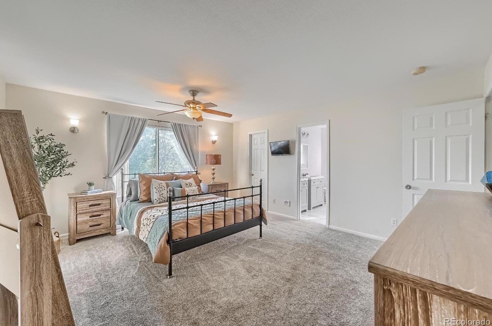 9742 Whitecliff Pl, Littleton CO 80129-5748 exterior