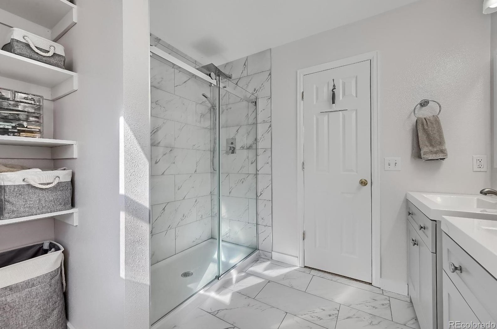 9742 Whitecliff Pl, Littleton CO 80129-5748 exterior