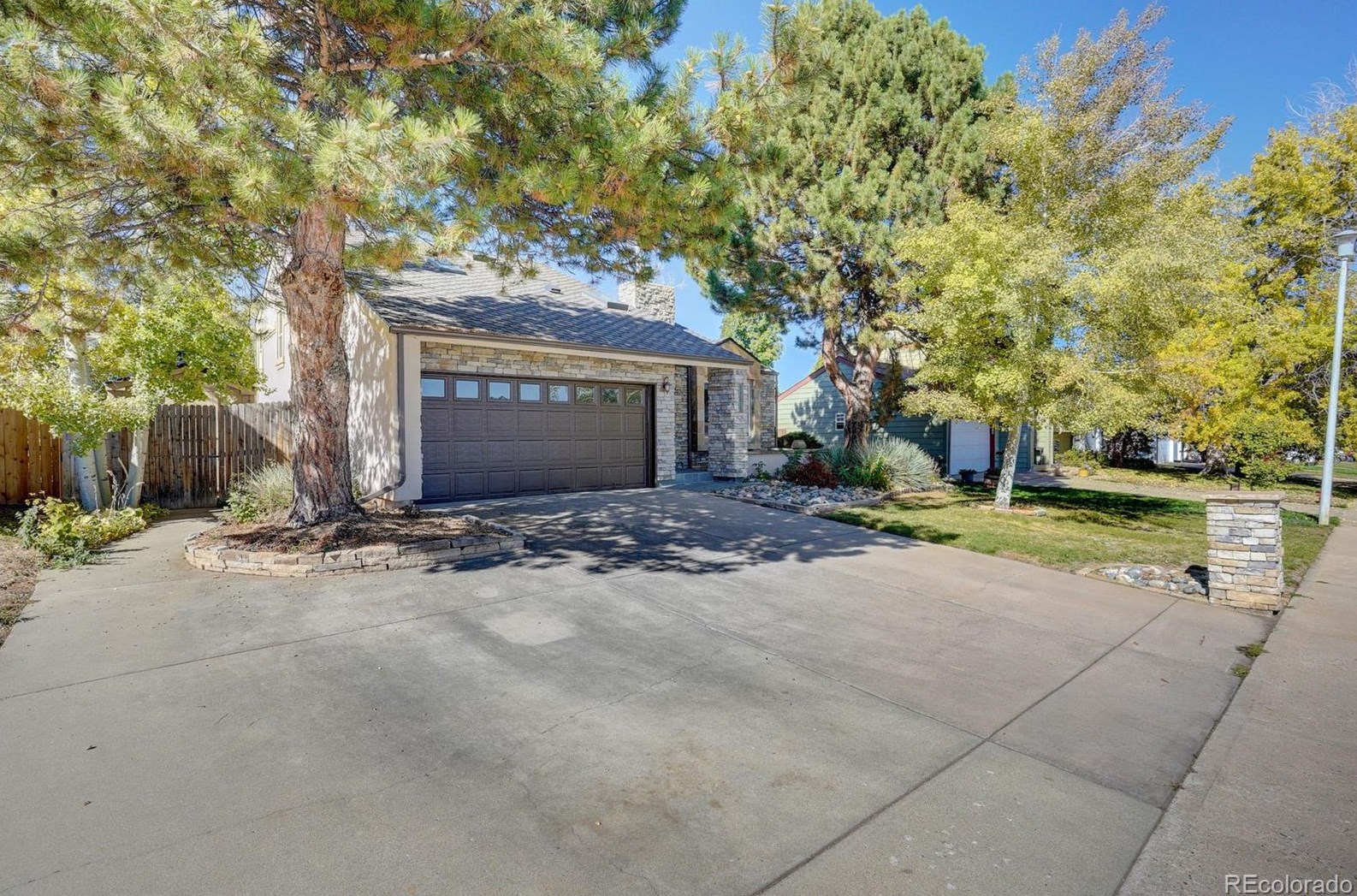 11611 Lake Ave, Littleton, CO 80127-2324